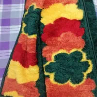 دو عدد پتوی پشمی هر کدام 400