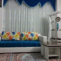 مبل ال پازلی به همراه میز و عسلی و ویترین