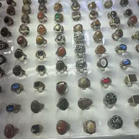 فروشنده خانم