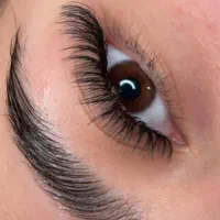 خدمات اکستنشن و لیفت مژه تخصصی