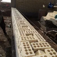 اوستا کار کار بنایی انجام میشه