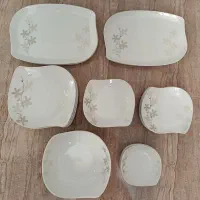سرویس چینی 12 نفره کاملا نو و استفاده نشده است