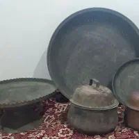 تعدادی ظروف مسی قدیمی