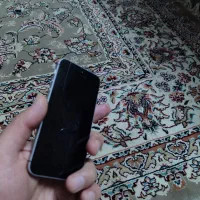 معاوضه وفروش آیفون se تاچ‌مقداری گیرداره