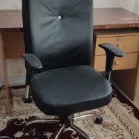 میز و صندلی در حد نو