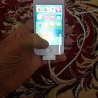 یک عدد گوشی ایفن 4 دارم قیمت چهار ملیون  فورفور