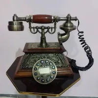 تلفن ومیز