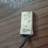 معاوضه فلش سیلیکون پاورsp با فلش بدنه پلاستیکی