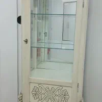 ویترین بسیار نو وسالم