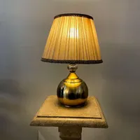 تعدادی آباژور رو میزی