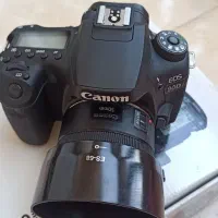 دوربین کنون ۹۰d همراه لنز ۵۰فیکس f1.8