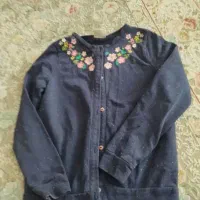 لباس جلو دگمه در حد نو ۱۰ الی ۱۱ سال