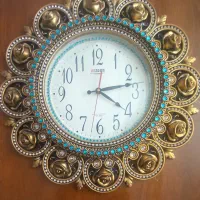 ساعت دیواری بسیار زیبا کارکرده ولی سالم|ساعت دیواری و تزئینی|شهرکرد, |دیوار