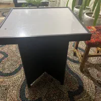 فروش میز شیک مشکی با صفحه سفید