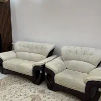 مبلمان ۷ نفره چرمی و میز وسط|مبلمان خانگی و میز عسلی|لاهیجان, شهرک سلمان فارسی|دیوار