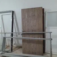 چهار چوب با درب چوبی