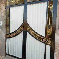 نقاشی در وپنجره وساختمان