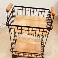 اقلام چوبی به منظور استفاده در آشپزخانه.