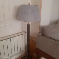 آباژور ایستاده