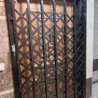 حفاظ‌درب‌اکاردیونی‌‌‌‌ورودی‌آپارتمان