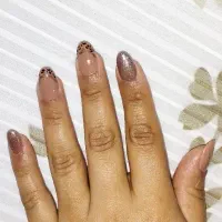 مدل برای کاشت ناخن|خدمات آرایشگری و زیبایی|هشتگرد, شهرک دانش|دیوار