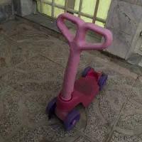 اسکوتر صورتی ۱۰۰ تومان