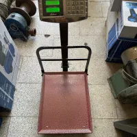 ترازو باسکول 300 کیلویی محک 40*50 گارد دار (تاشو)|فروشگاه و مغازه|کاشان, سال آباد|دیوار