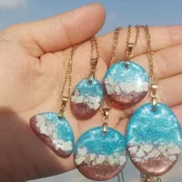 فوری ،گردنبند رزینی با قیمت ویژه