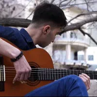 آموزش گیتار در منزل هنرجو