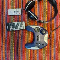 لامپ زنون سفید،مانیتور پشت صندلی|قطعات یدکی و لوازم جانبی|کاشان, عربها|دیوار