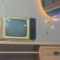 تلویزیون .چراغ.رادیوقفل.گردسوز.پوست ضبط کاست قدیمی