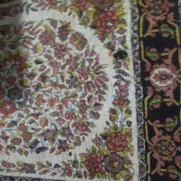 تعدادی دار قالی سه متری نیمه بافت