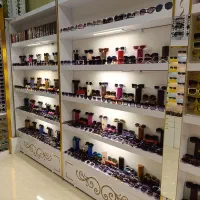 دکور مغازه لوازم آرایشی ویترین عطر اسباب بازی کیف|فروشگاه و مغازه|مشهد, گلشور|دیوار