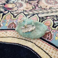 سنگ قیمتی تزئینی.