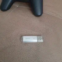 فلش سیلیکون پاور ، دسته بازی و CD کاربردی کامپیوتر