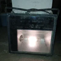 پروژکتور   بزرگ  با لامپ    گازی  برقی
