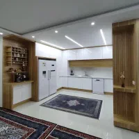 کابینت سفید و‌ رنگ چوب