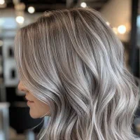 رنگ و لایت کار، اصلاح ابرو کار پیگمنتر آرایشگر