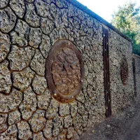 سیمانکاری محوطه‌سازی حرفه‌ای طرح سنگ چوب نما رومی|خدمات پیشه و مهارت|شیراز, مسلم|دیوار