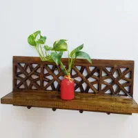 شلف دیواری چوبی با جای لیوان