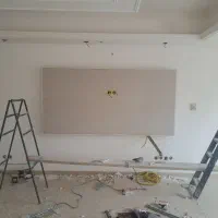 اجرای خرده کاری سقف کناف وکلیک ودکور تلویزیون