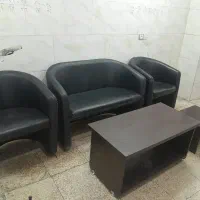 مبل راحتی با روکش چرم مخصوص کافه