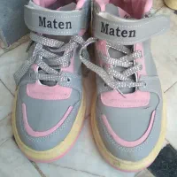 دخترانه|کیف، کفش، کمربند|قم, چهل درخت|دیوار