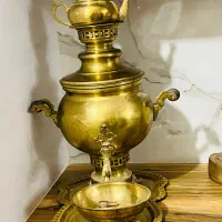 سماور ذغالی ب همراه قوری و سینی و کاسه