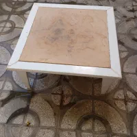 میز مربع
