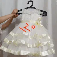 تعدادی لباس دخترانه و نوزادی