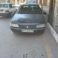 راننده با ماشین جهت سرویس شرکت