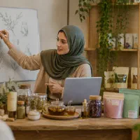 آموزش انلاین طب سنتی مخصوص بانوان+درآمد