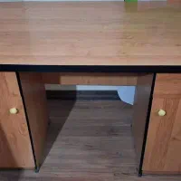 میز تحریر در حد نو