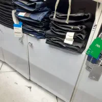 ویترین فروشگاهی ۱/۵متری در حد نو و قفسه ایستاده|فروشگاه و مغازه|مشهد, ایثارگران|دیوار